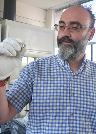 Docente PUCP de química encuentra moneda peruana de 1899 sin registro oficial de fabricación