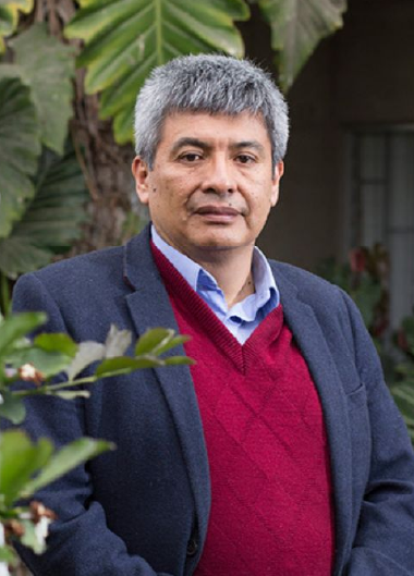 Dr. Jesús Cosamalón: Docente PUCP desempeña un papel central en las relaciones entre Francia y América Latina
