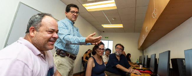 Profesores de Humanidades PUCP exploran usos de la inteligencia artificial