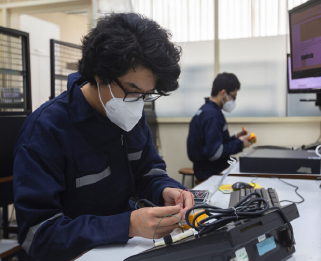 Nueve carreras de ciencias e ingeniería en la PUCP son acreditadas por ICACIT hasta el 2027