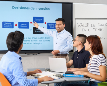 Formación Académica PUCP en Finanzas