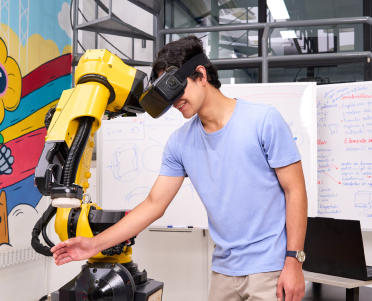 Formación Académica PUCP en Ingeniería Mecatrónica